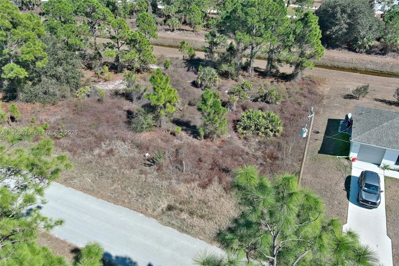 943 FOXDALE AVE, Lehigh Acres FL 33974