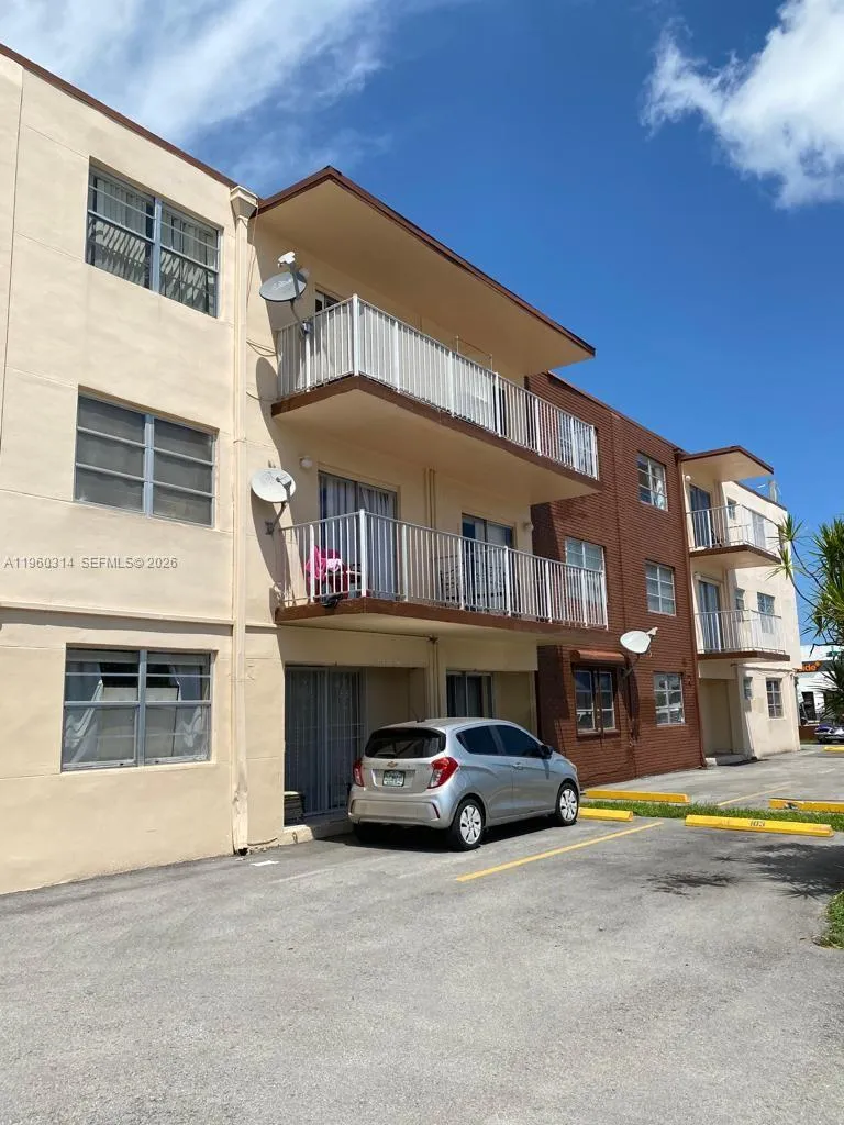 1 bedroom 1 bath for sale at 12500 NE 5th Ave # 101, North Miami FL 33161