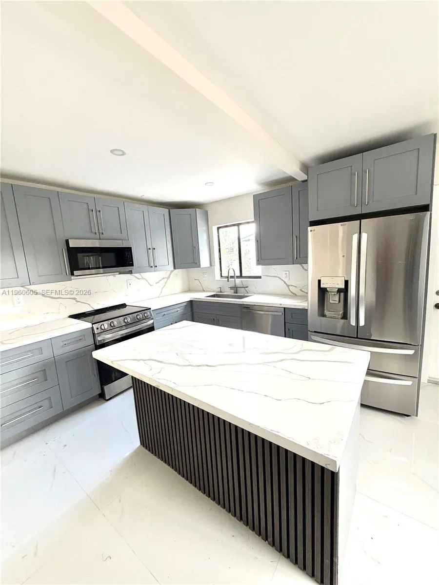 3740 NW 188th St, Miami Gardens FL 33055