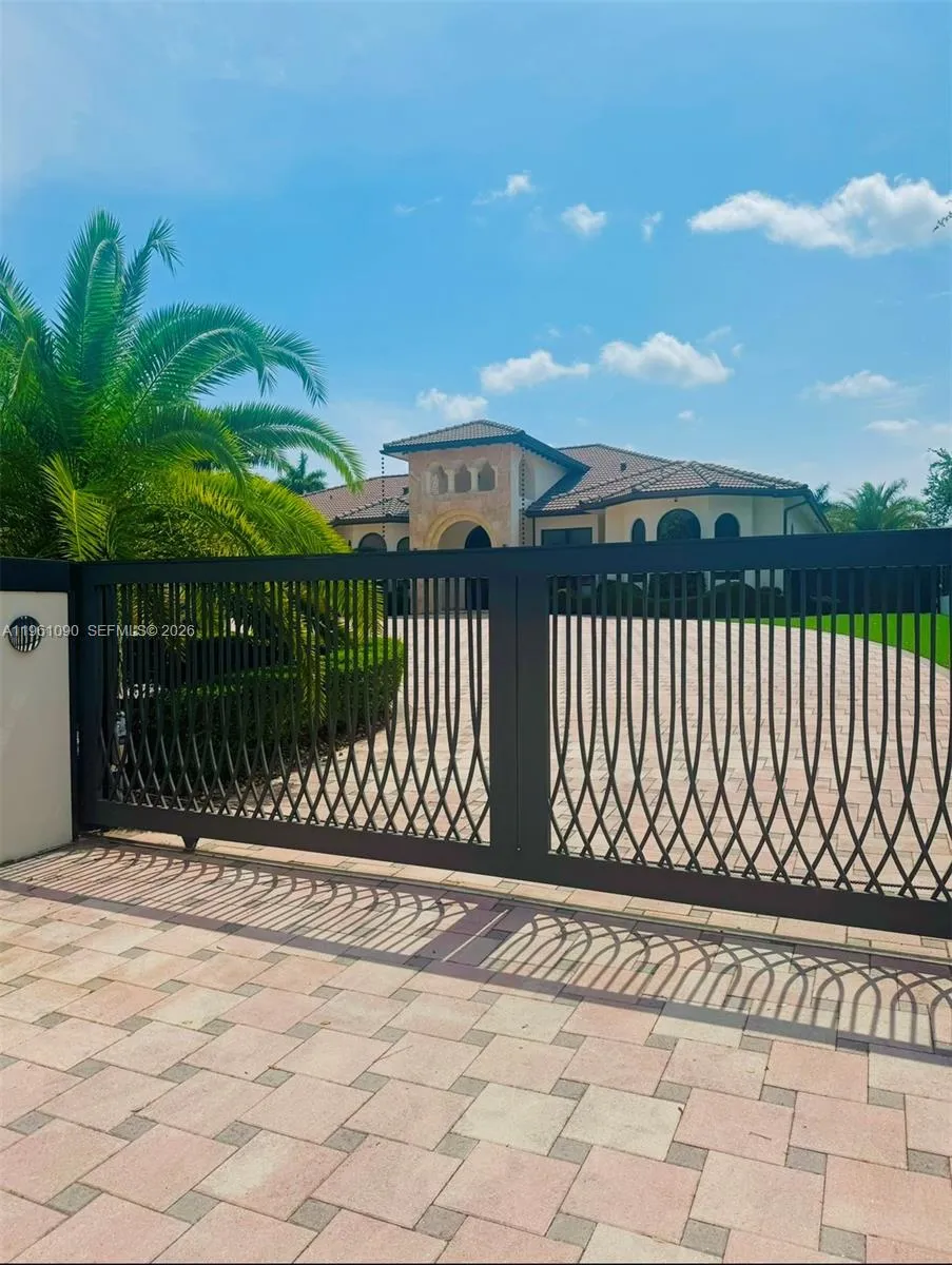 115 NW 128th Ave, Miami FL 33182