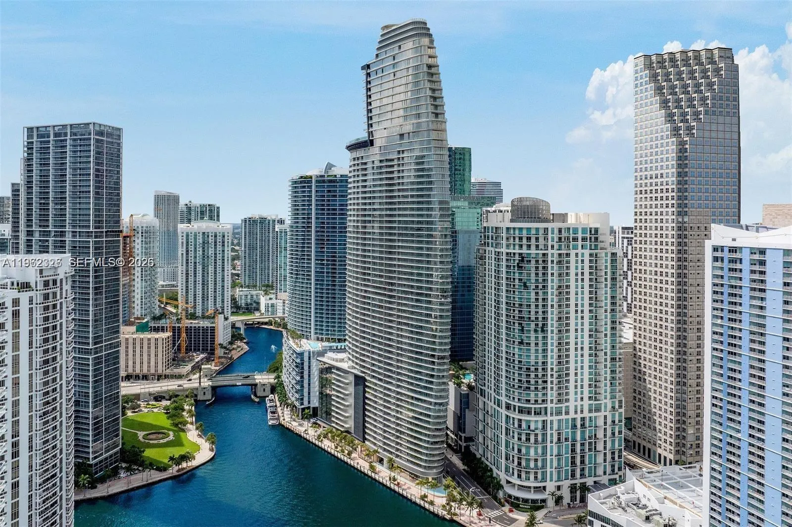 4 bedroom 5 bath for sale at 300 N Biscayne Boulevard Way # 4104C, Miami FL 33131