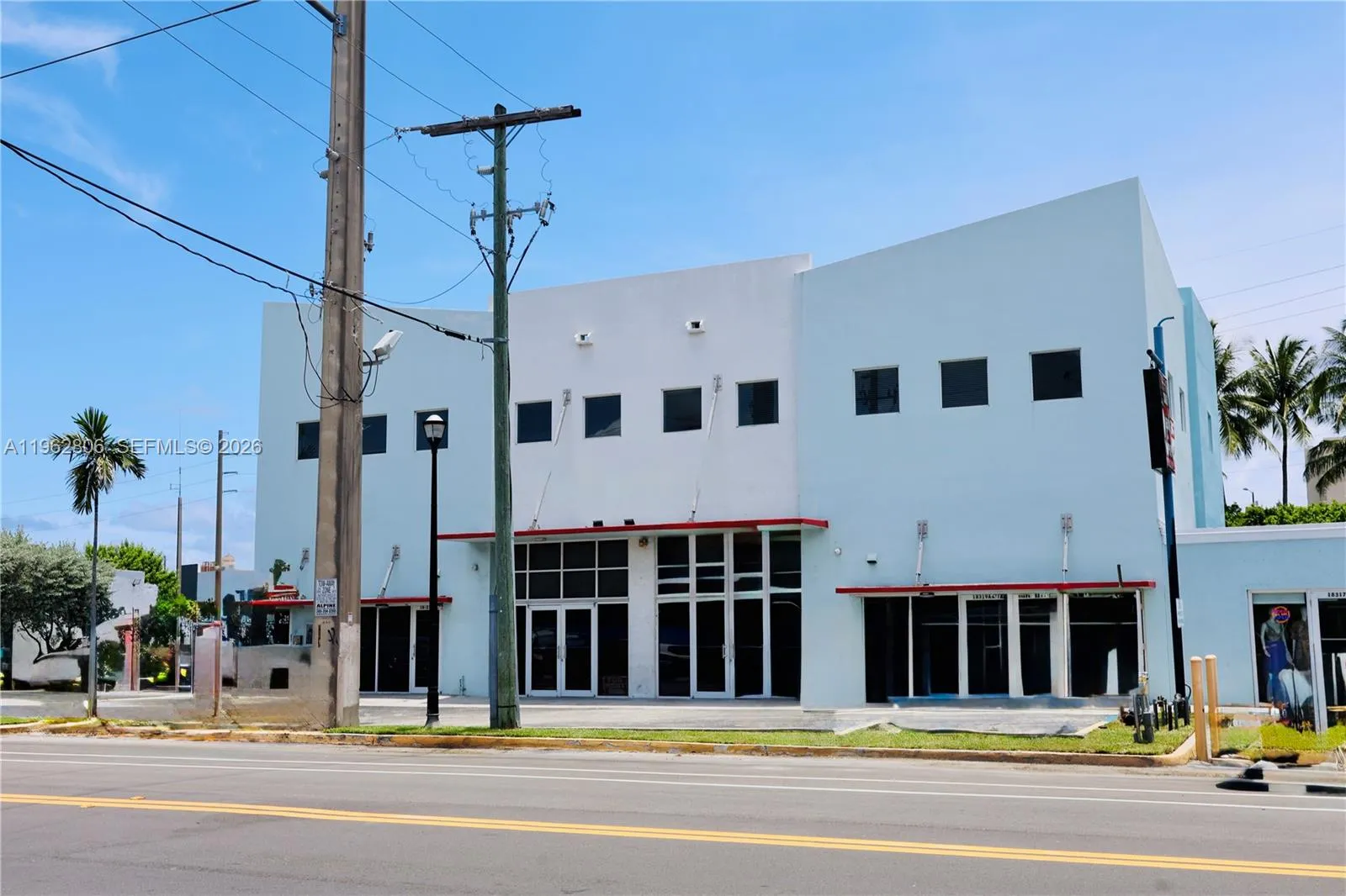 18315 W Dixie Hwy, North Miami Beach FL 33160