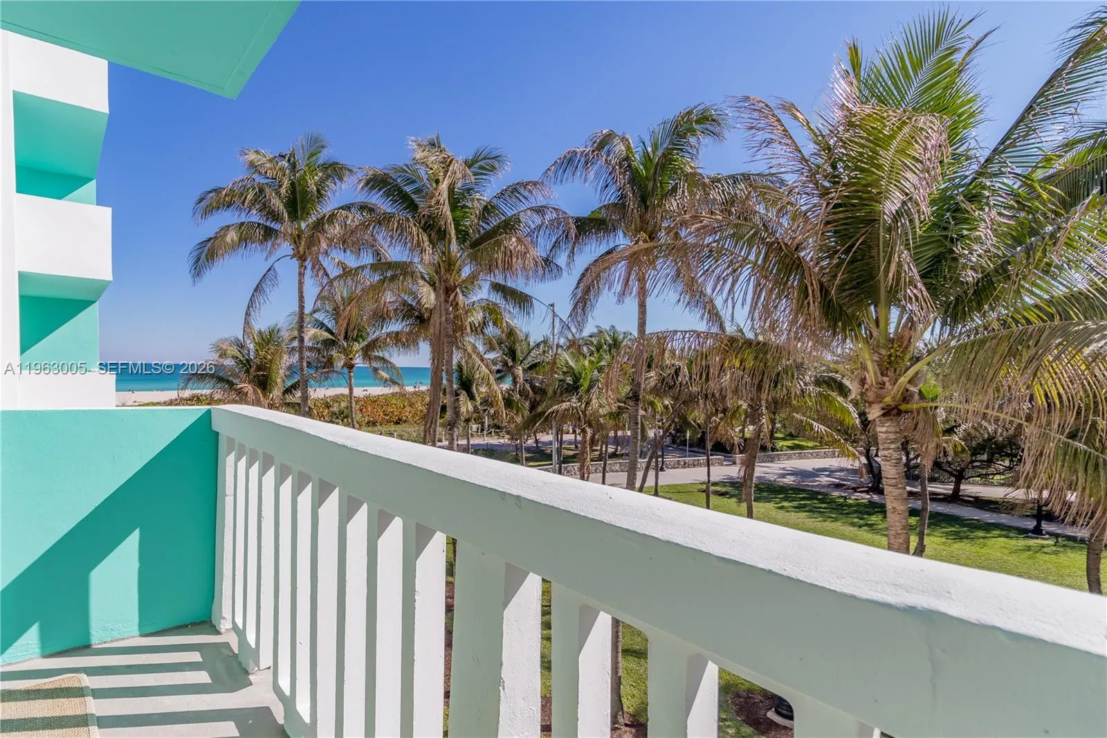 1 bedroom 1 bath for sale at 301 Ocean Dr # 306, Miami Beach FL 33139