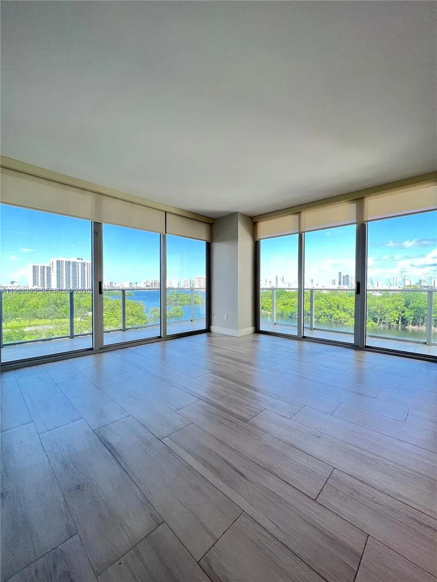 16385 Biscayne Blvd # 607, North Miami Beach FL 33160