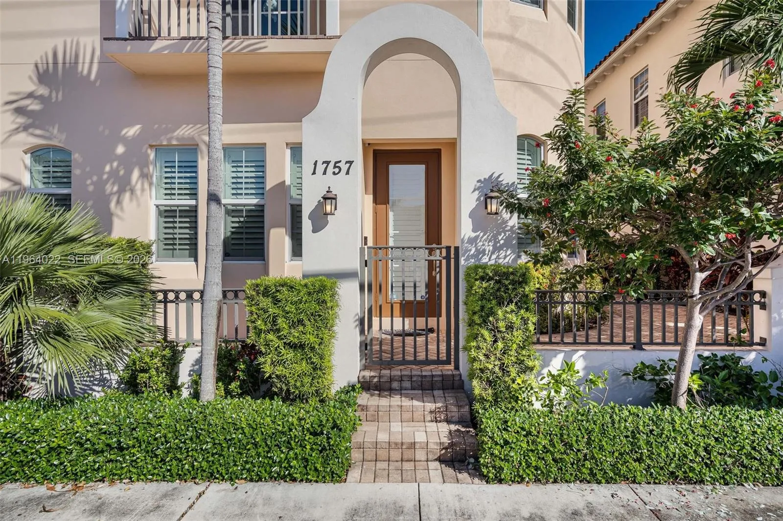 1757 NE 9th St, Fort Lauderdale FL 33304