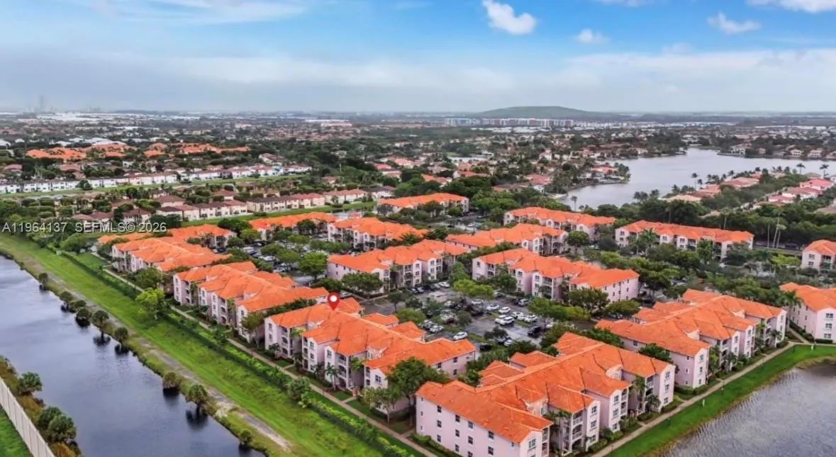 3 bedroom 2 bath for sale at 6440 NW 114th Ave # 424, Doral FL 33178