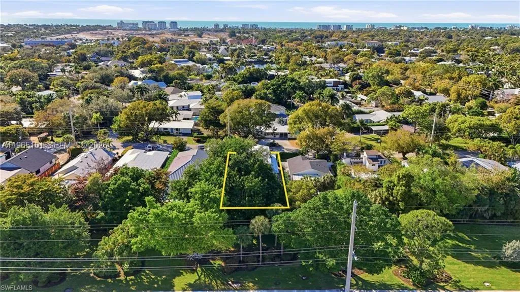 1070 13th St N, Other City - In The State Of Florida FL 34102