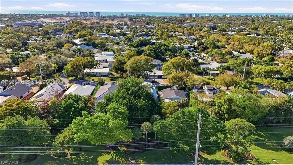 1070 13th St N, Other City - In The State Of Florida FL 34102