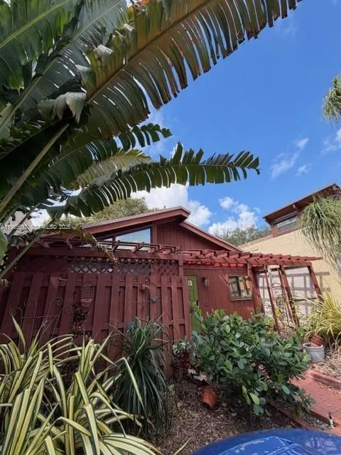 2 bedroom 2 bath for sale at 6171 NW 32nd Way, Fort Lauderdale FL 33309