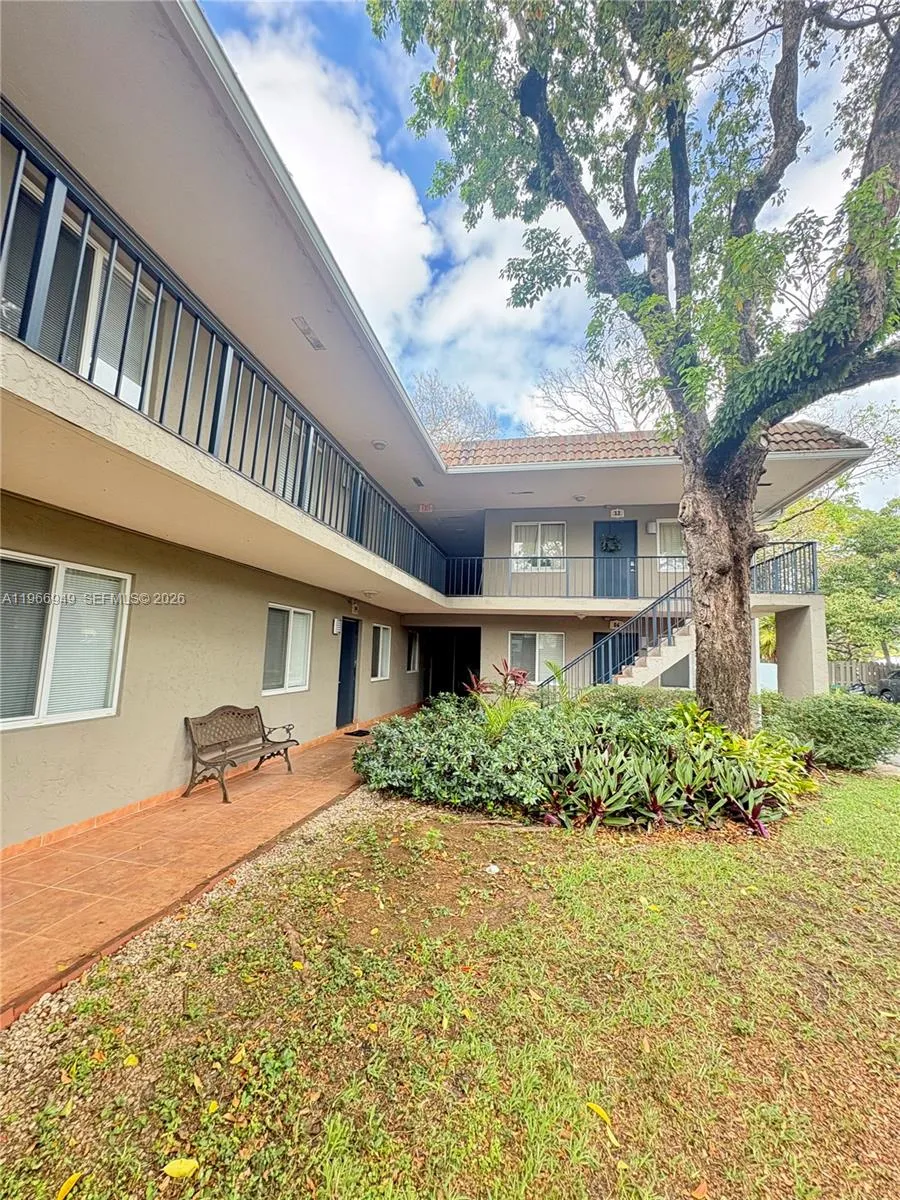 1111 SW 4th St, Fort Lauderdale FL 33312