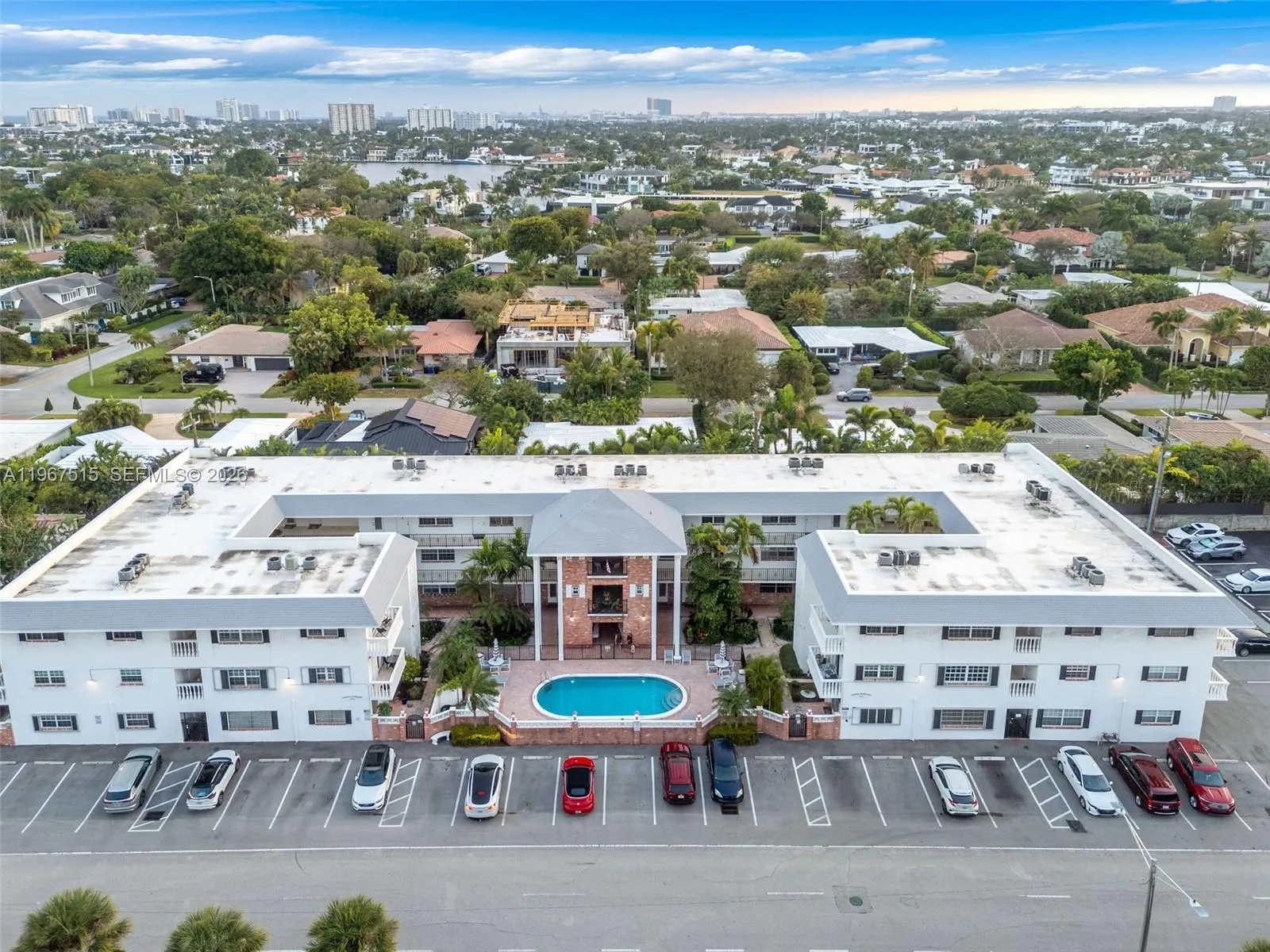 1 bedroom 1 bath for sale at 2500 NE 9th St # 312, Fort Lauderdale FL 33304