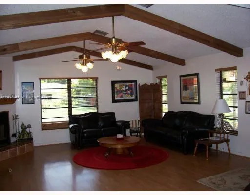 11520 NW 26th St, Plantation FL 33323