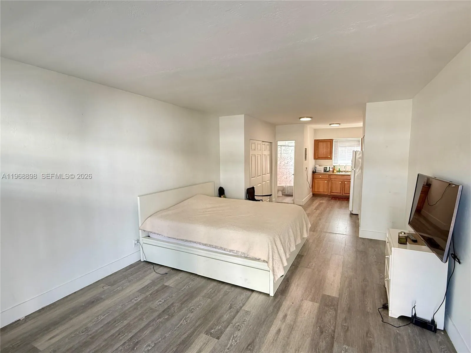 158 Ocean Dr # 203, Miami Beach FL 33139