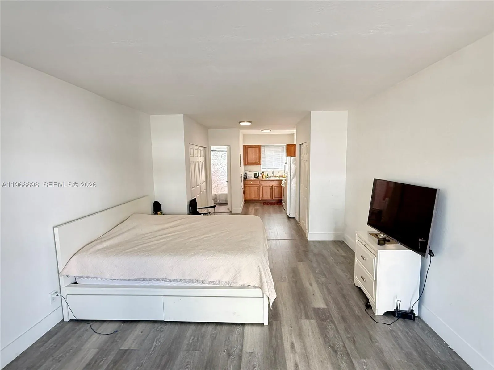 158 Ocean Dr # 203, Miami Beach FL 33139