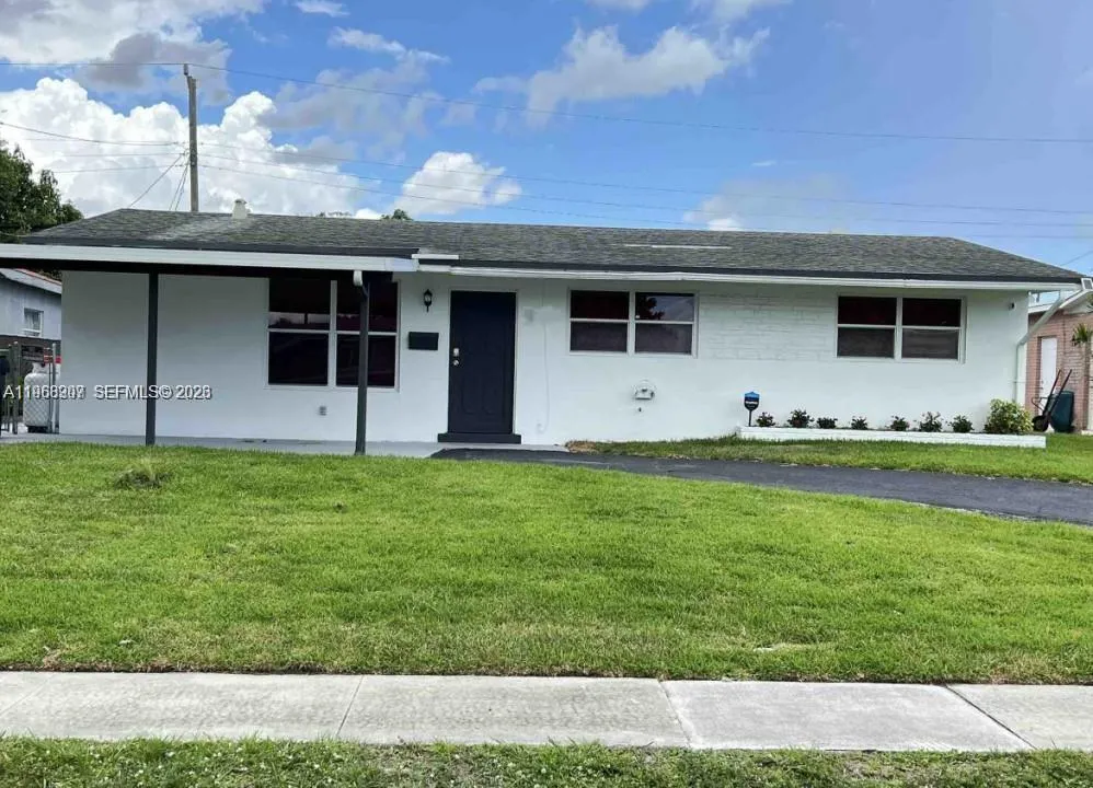 3 bedroom 2 bath for sale at 2841 SW 4th Ct, Fort Lauderdale FL 33312