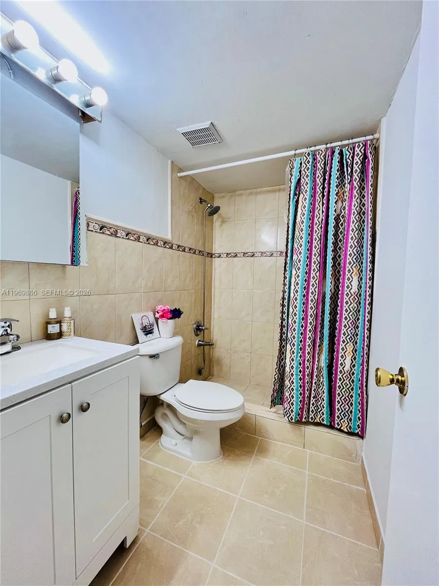 4721 NW 7th St Apt 102-12, Miami FL 33126