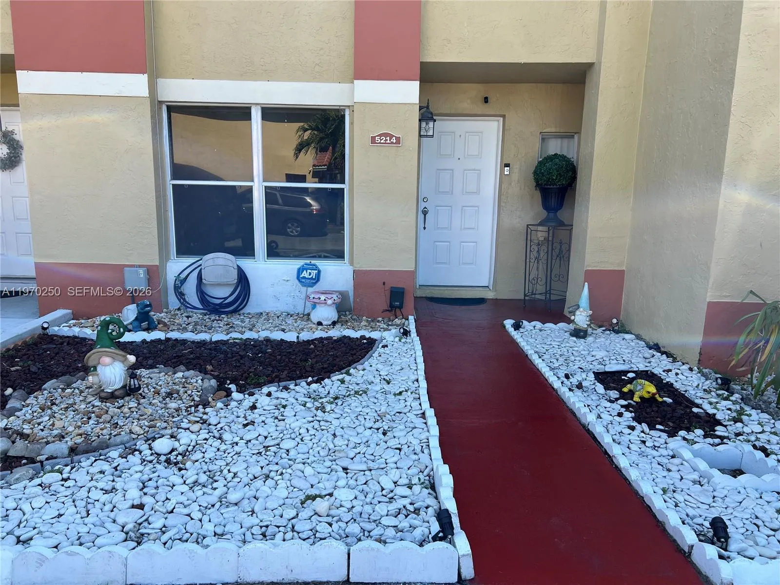 5214 NW 190th St, Miami Gardens FL 33055