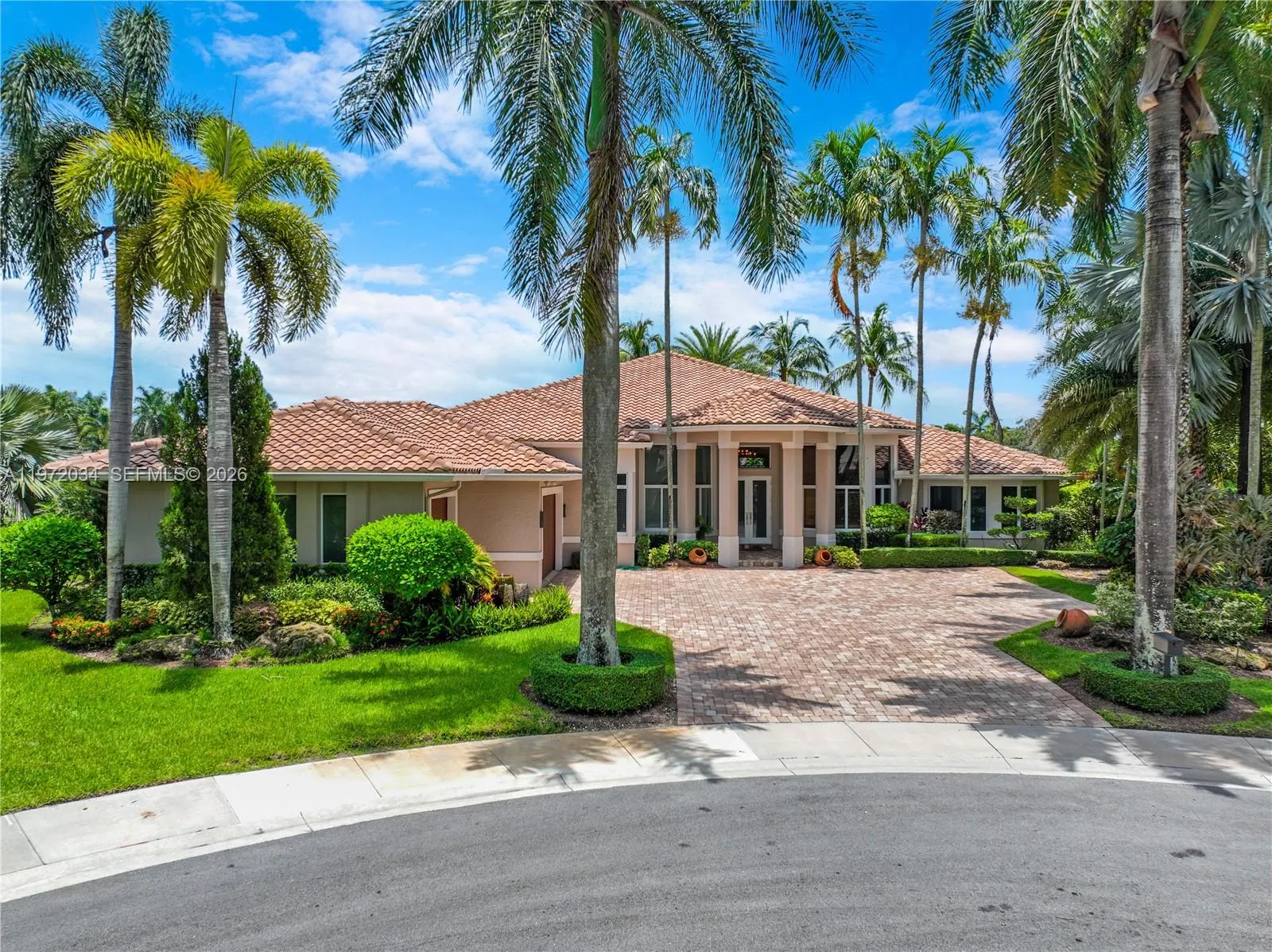 6 bedroom 6 bath for sale at 2458 Provence Ct, Weston FL 33327