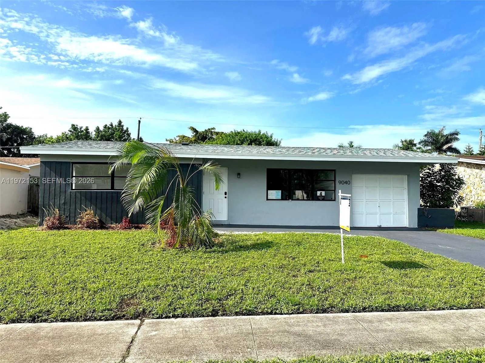 9040 NW 26th Pl, Sunrise FL 33322