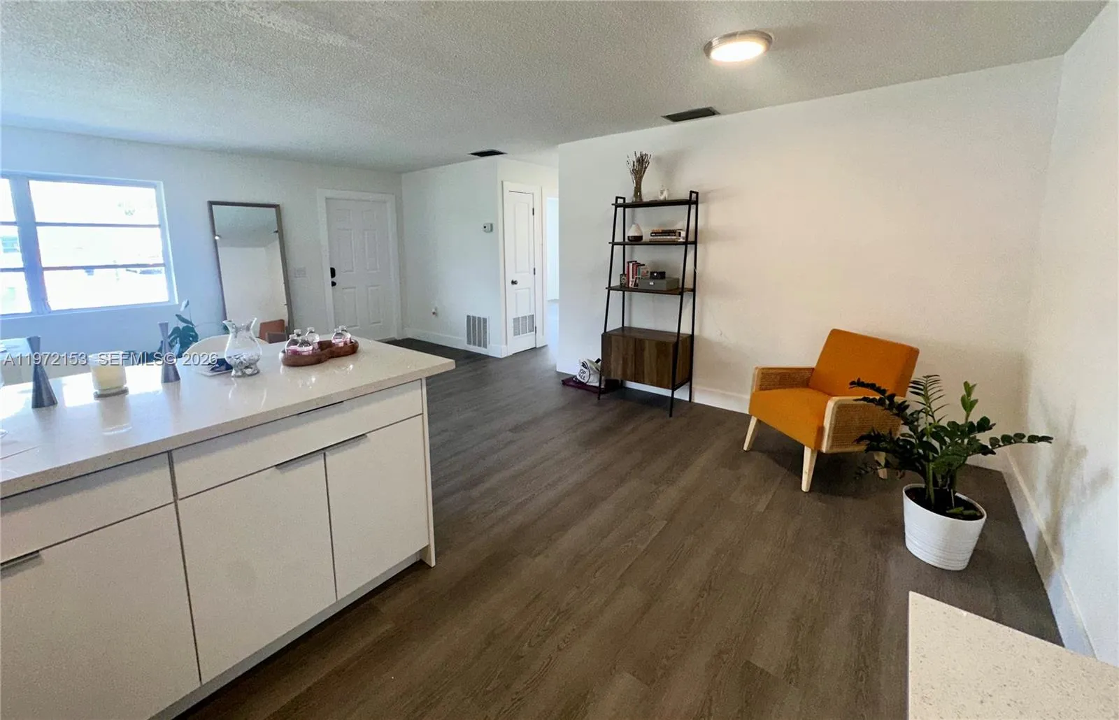 9040 NW 26th Pl, Sunrise FL 33322