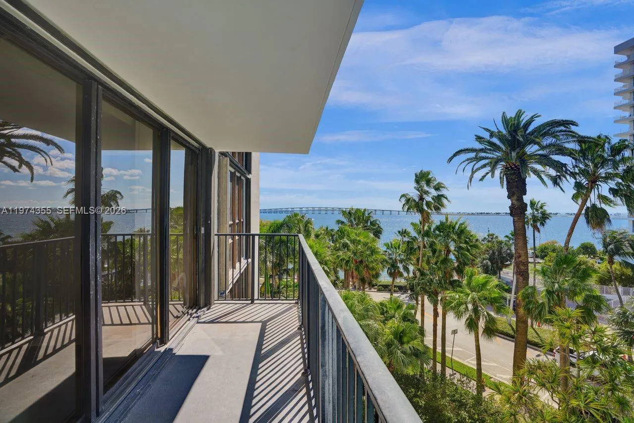 2 bedroom 2 bath for sale at 1450 Brickell Bay Dr # 503, Miami FL 33131