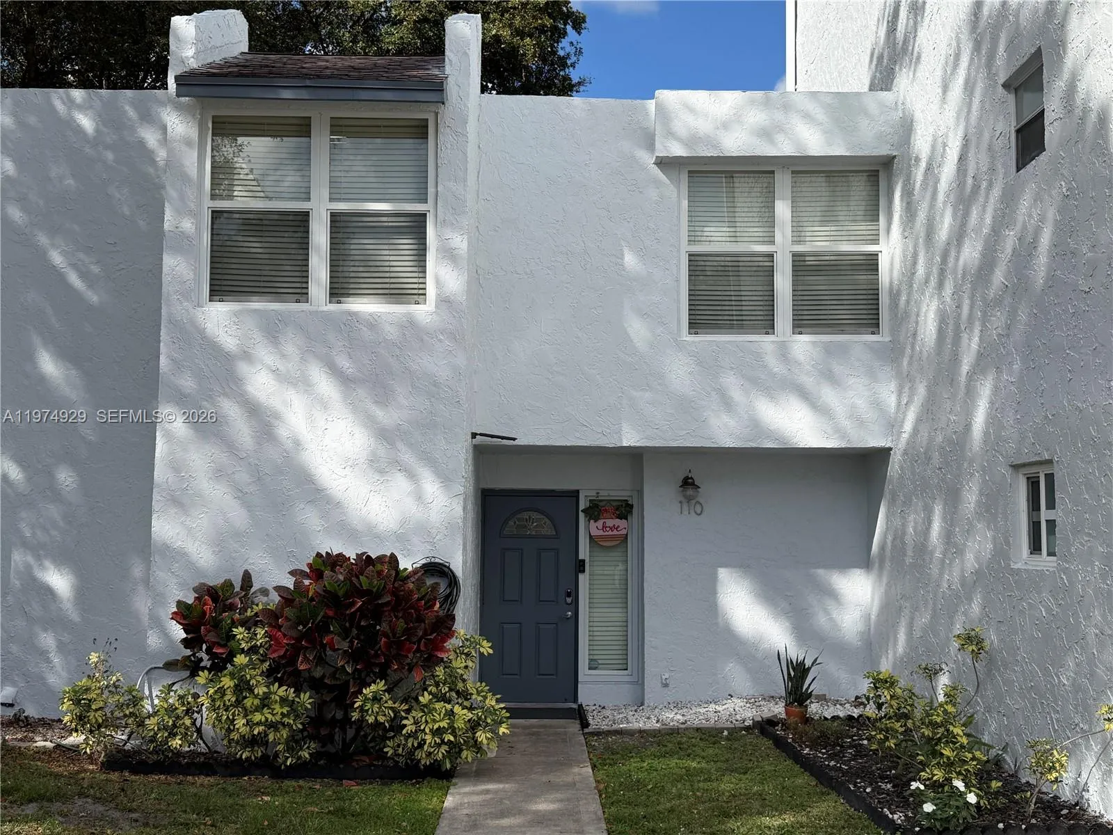 3 bedroom 2 bath for sale at 9410 Live Oak PL # 110, Davie FL 33324