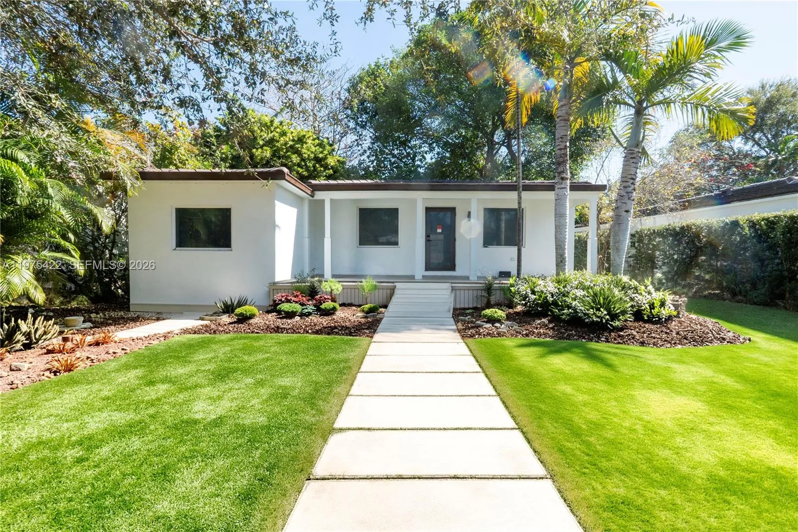 3 bedroom 2 bath for sale at 905 Tangier St, Coral Gables FL 33134