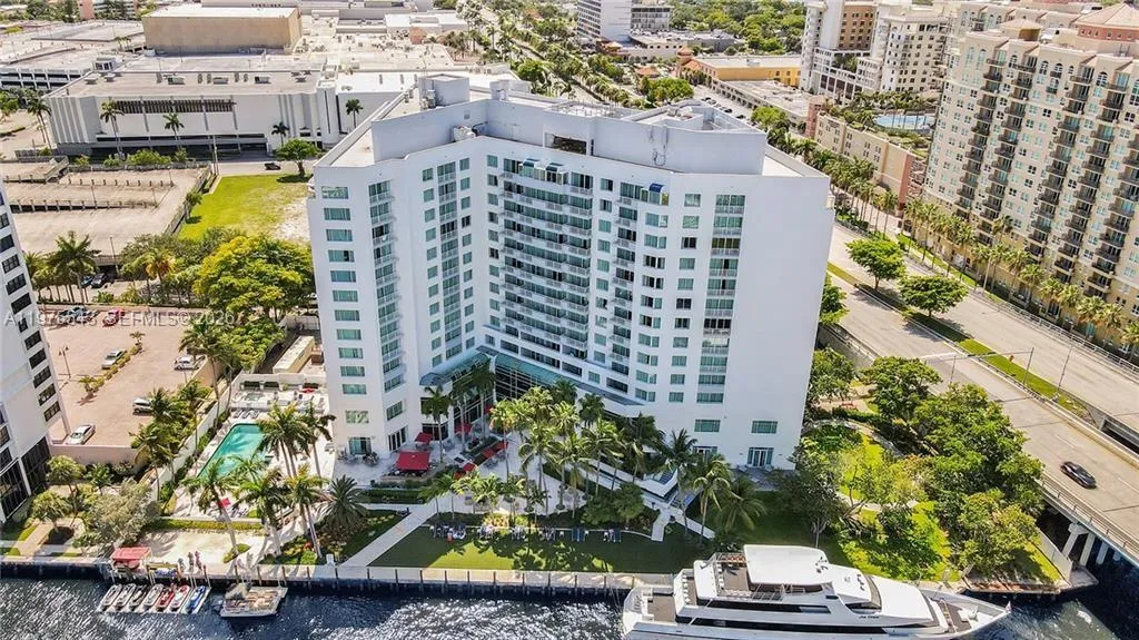 1 bedroom 1 bath for sale at 2670 E Sunrise Blvd # 1402, Fort Lauderdale FL 33304