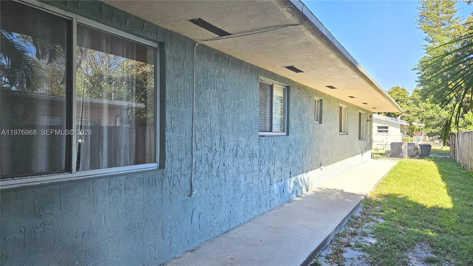 2411 Thomas St, Hollywood FL 33020