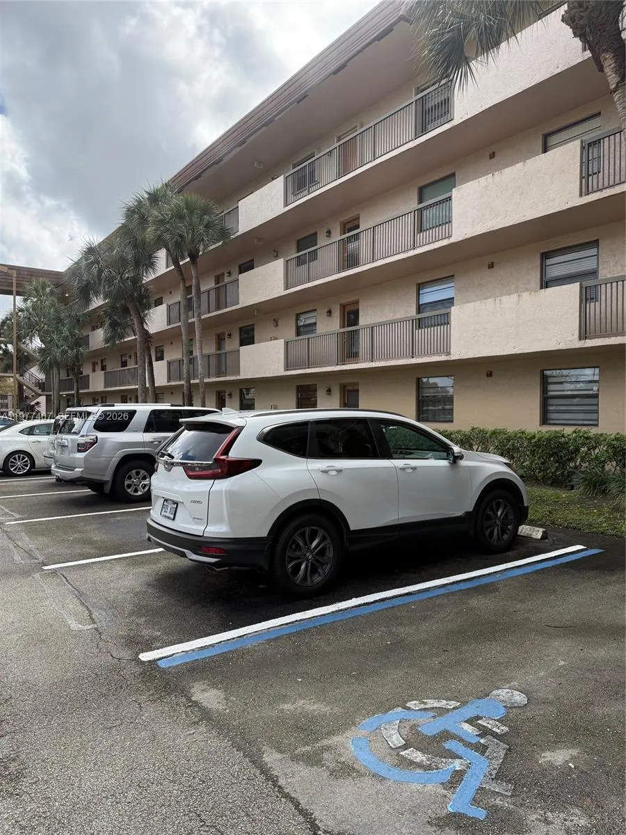 4940 E Sabal Palm Blvd # 203, Tamarac FL 33319