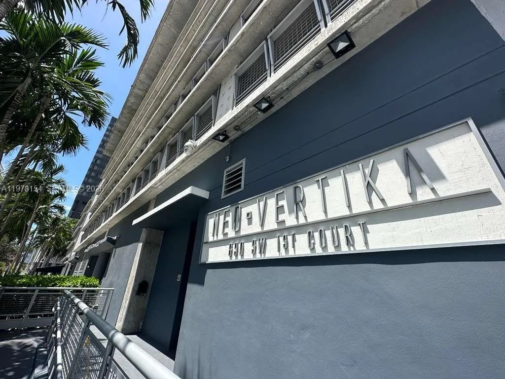 690 SW 1st Ct # 1128, Miami FL 33130