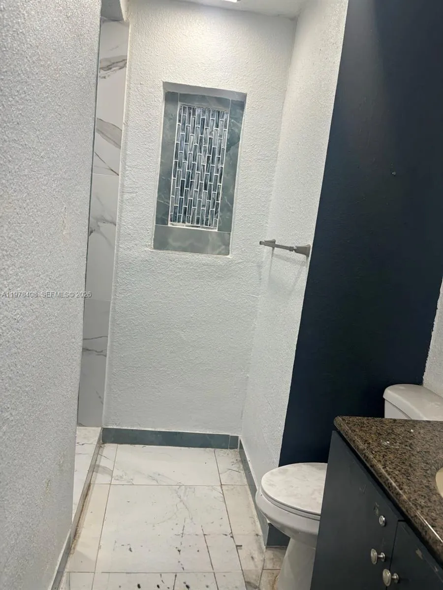 2511 NW 24th St, Miami FL 33142