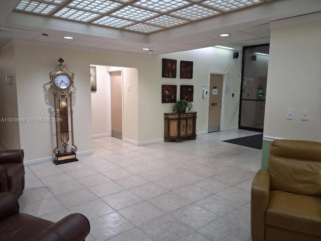 1100 St Charles Pl # 213, Pembroke Pines FL 33026