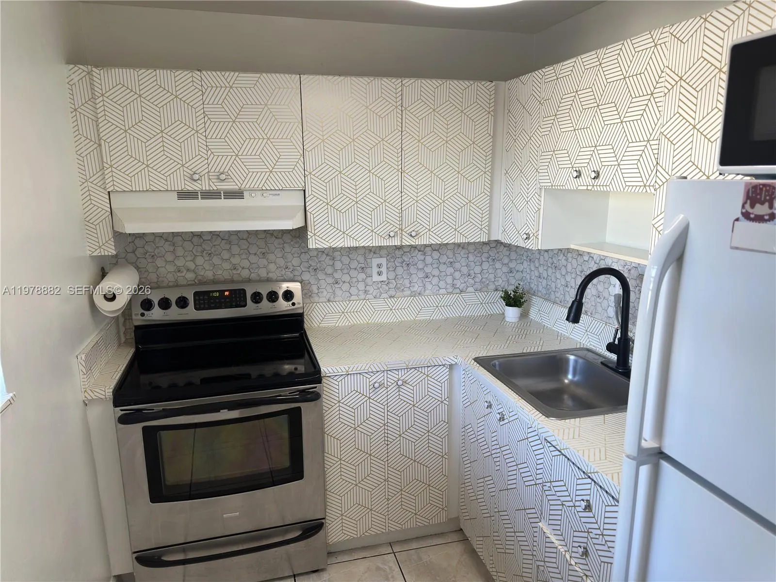 1725 W 60th St # F330, Hialeah FL 33012