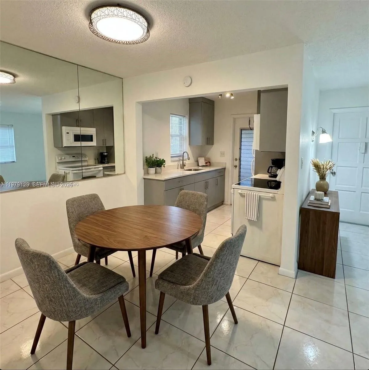 2005 Jefferson St # 205, Hollywood FL 33020