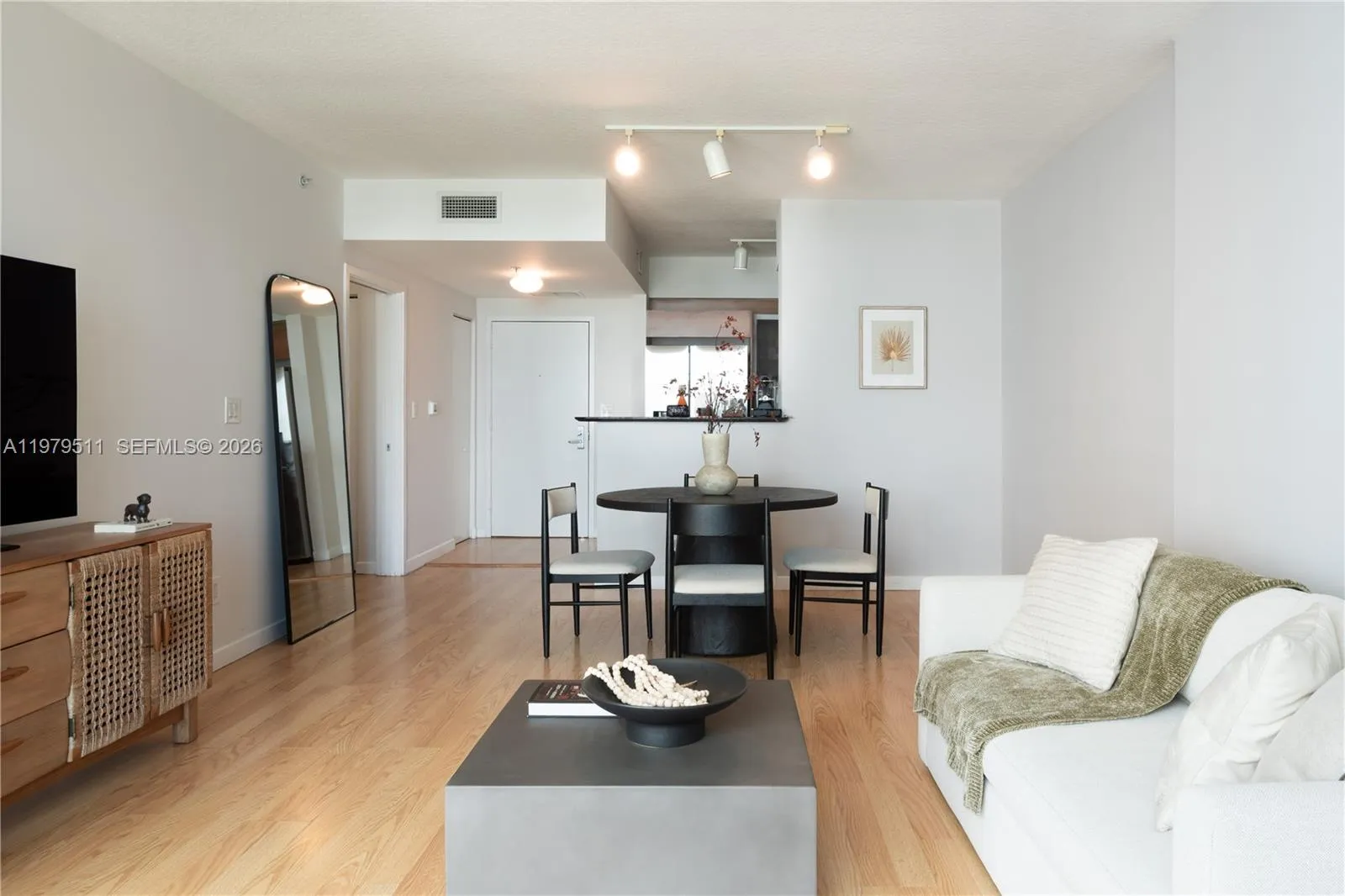 325 S Biscayne Blvd # 2724, Miami FL 33131