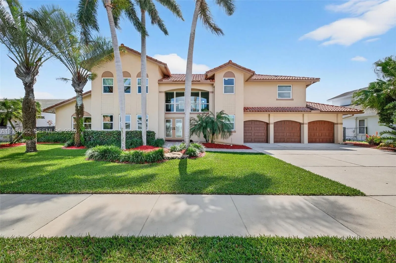 4 bedroom 4 bath for sale at 10376 SW 18th St, Davie FL 33324
