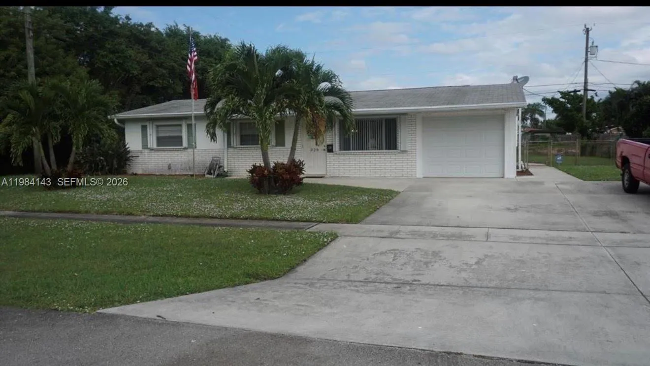 328 Riverdale Rd, Palm Springs FL 33461