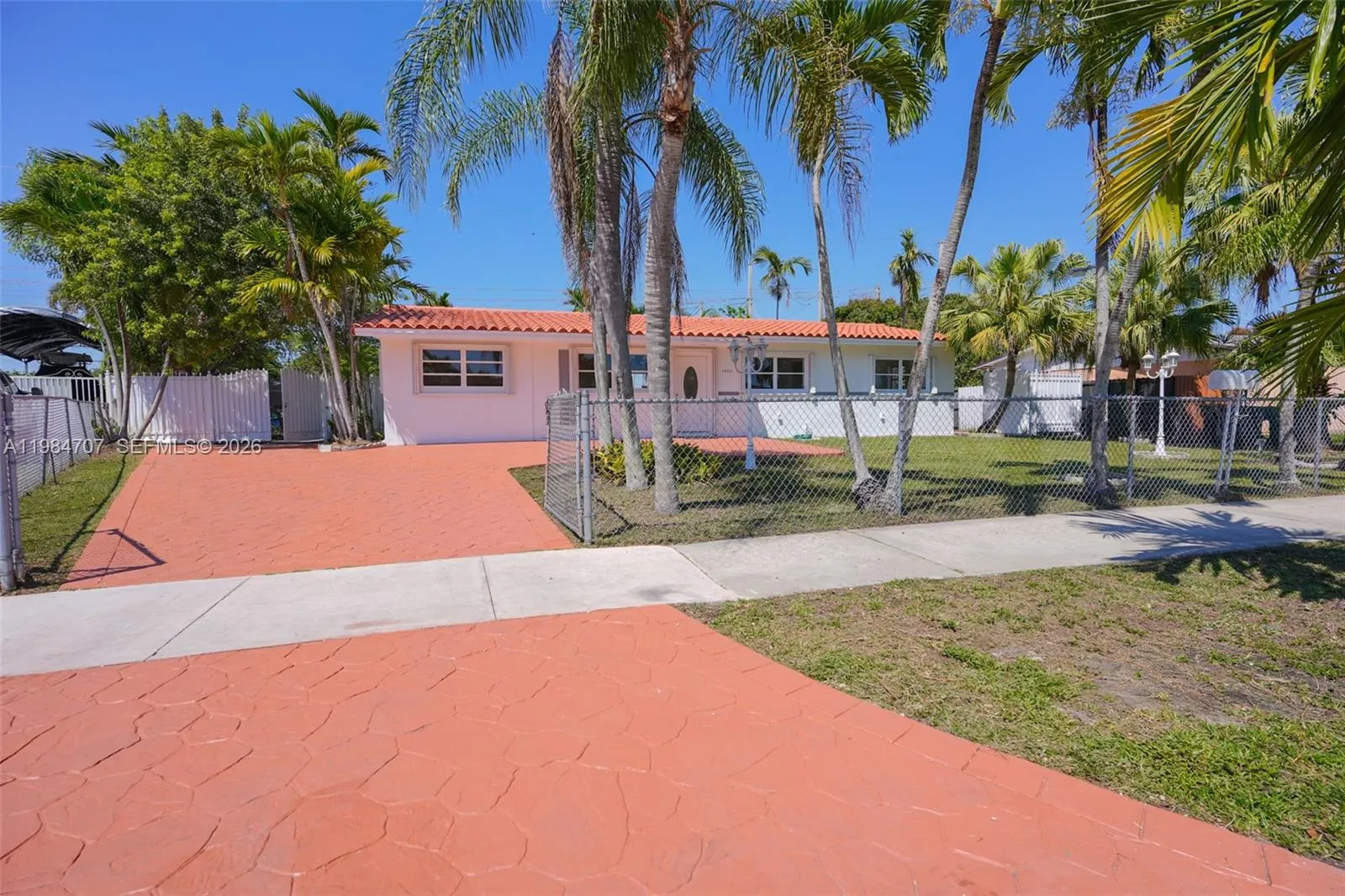 10521 SW 41st Ter, Miami FL 33165