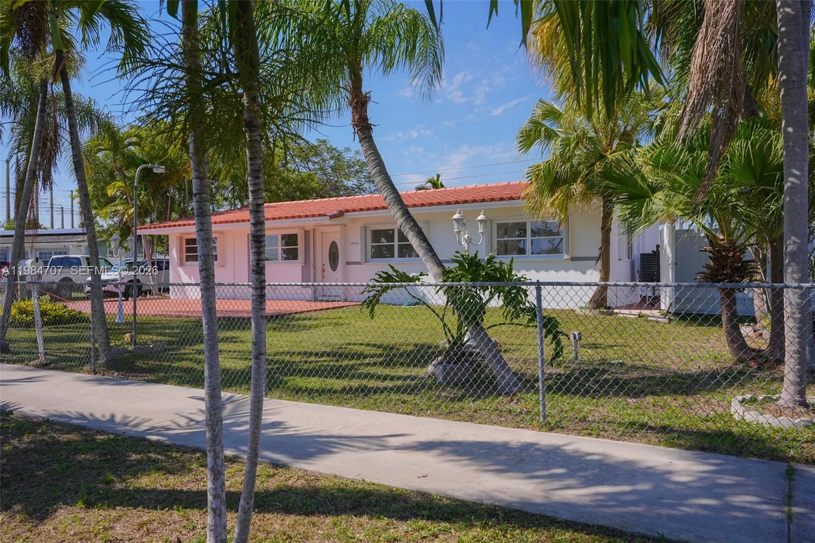 10521 SW 41st Ter, Miami FL 33165
