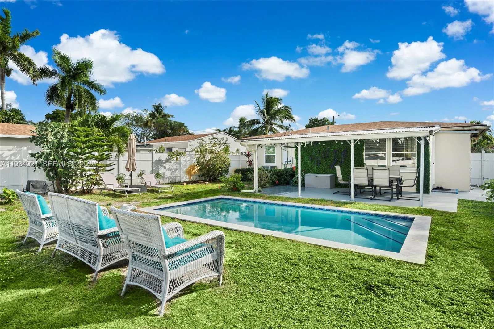 4 bedroom 2 bath for sale at 1935 Arthur St, Hollywood FL 33020