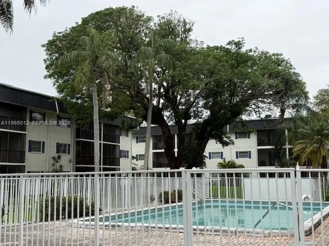 2 bedroom 2 bath for sale at 5100 SW 64th Ave # 202, Davie FL 33314
