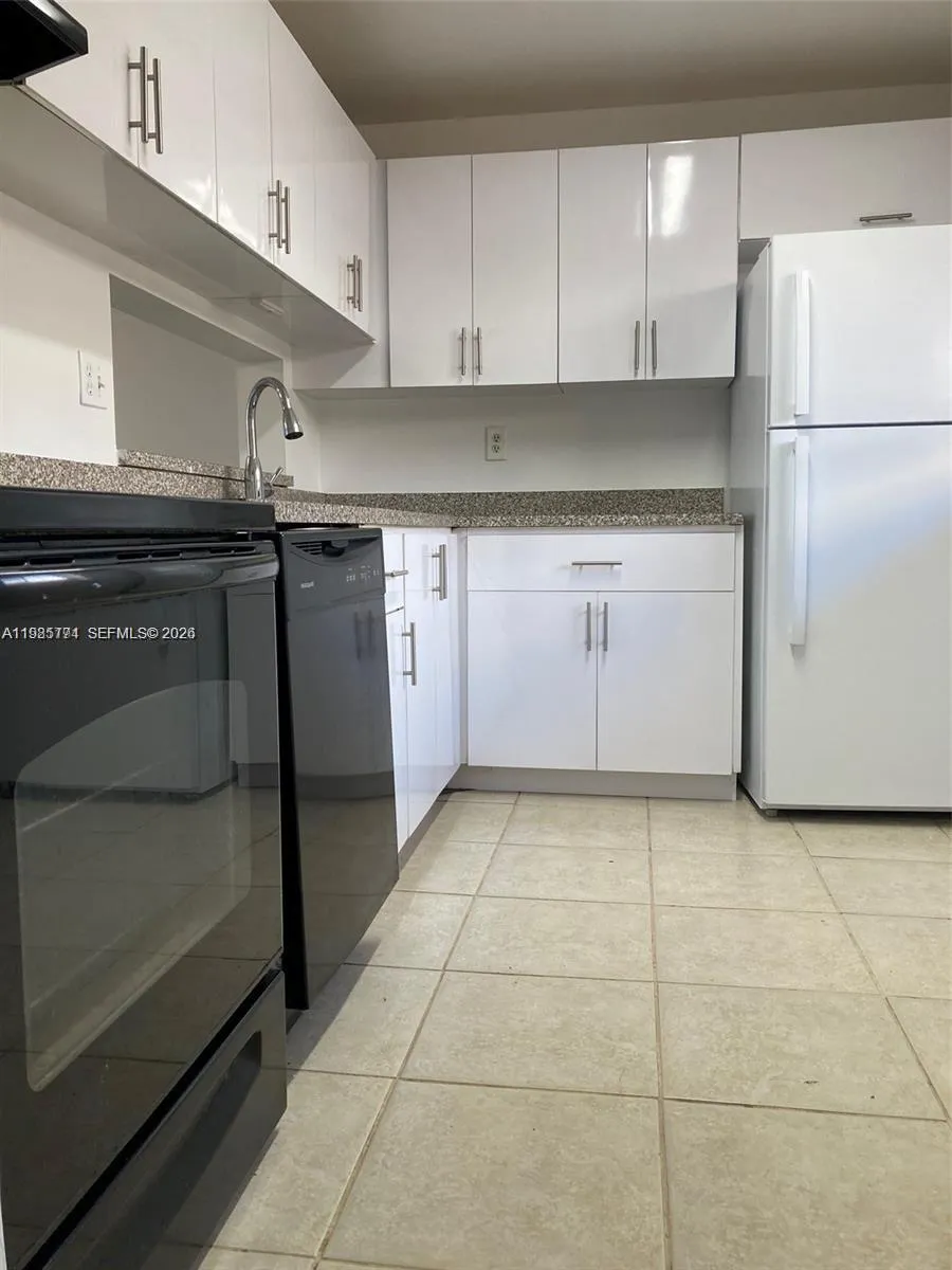 2 bedroom 2 bath for sale at 8420 SW 133rd Ave Rd # 422, Miami FL 33183