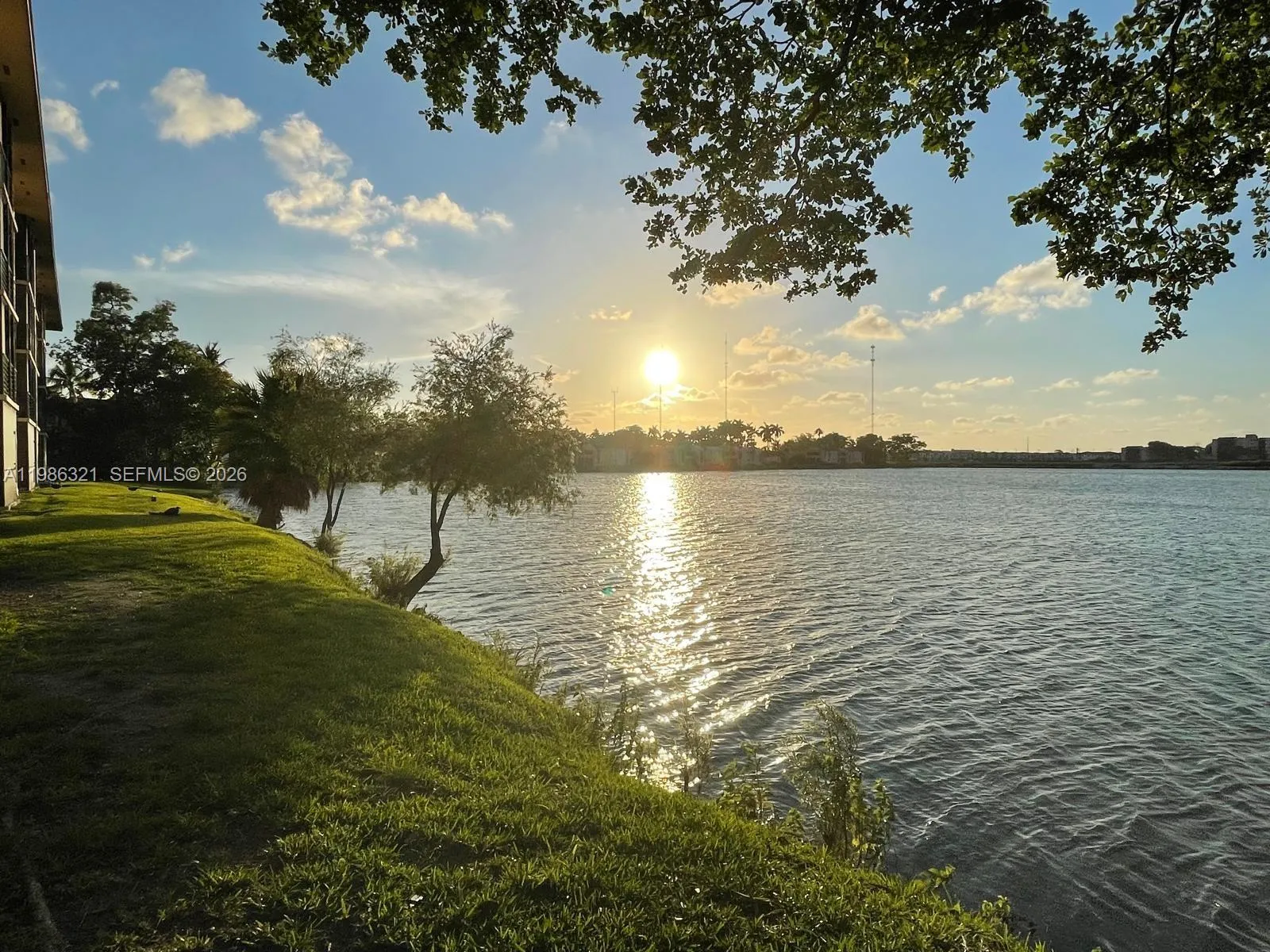 2 bedroom 2 bath for sale at 511 Ives Dairy Rd # 6, Miami FL 33179