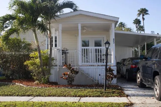 3 bedroom 2 bath for sale at 47J W Jasmine Ln, Davie FL 33325