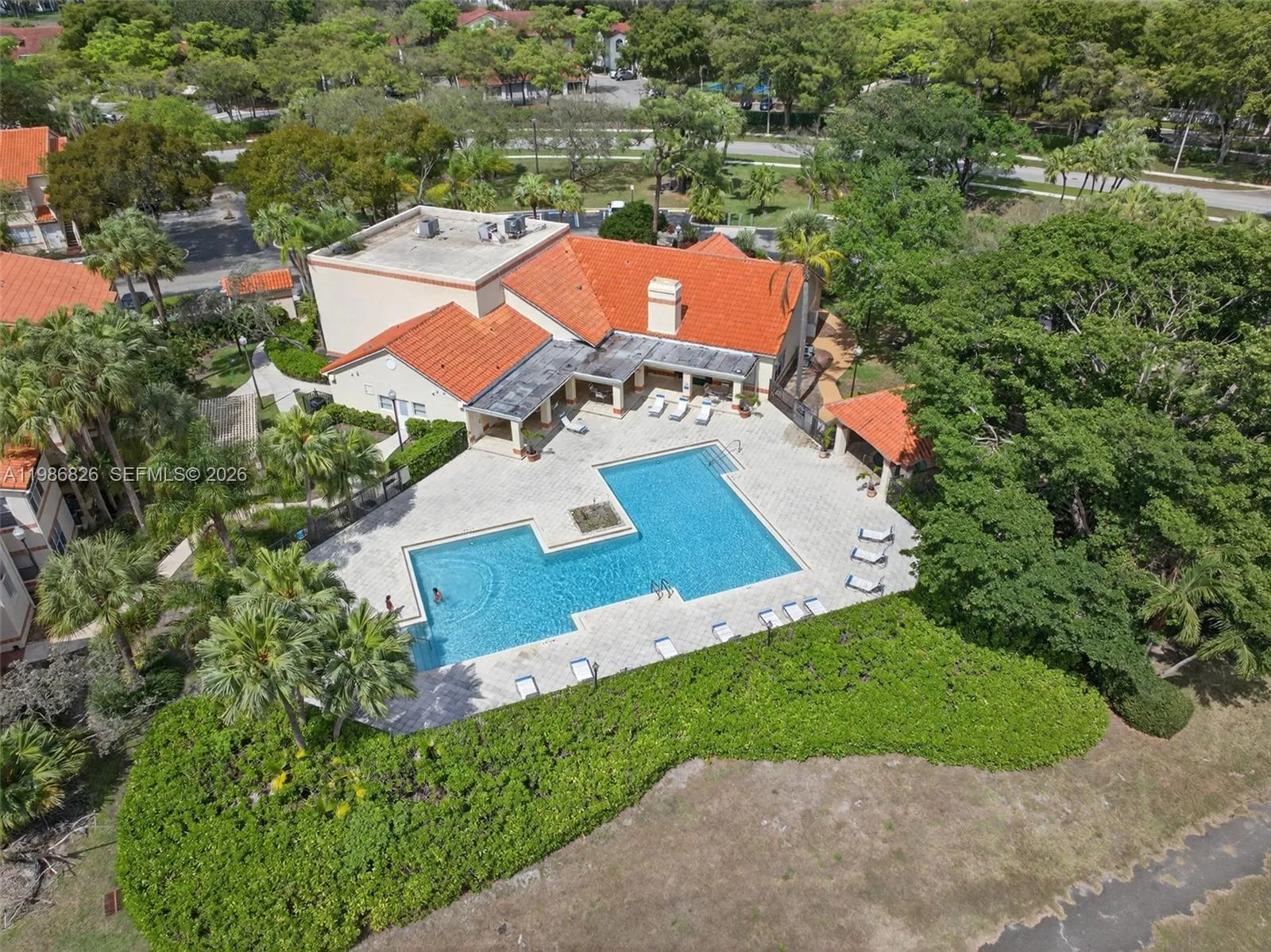 2 bedroom 1 bath for sale at 3400 N Pinewalk Dr N # 923, Margate FL 33063