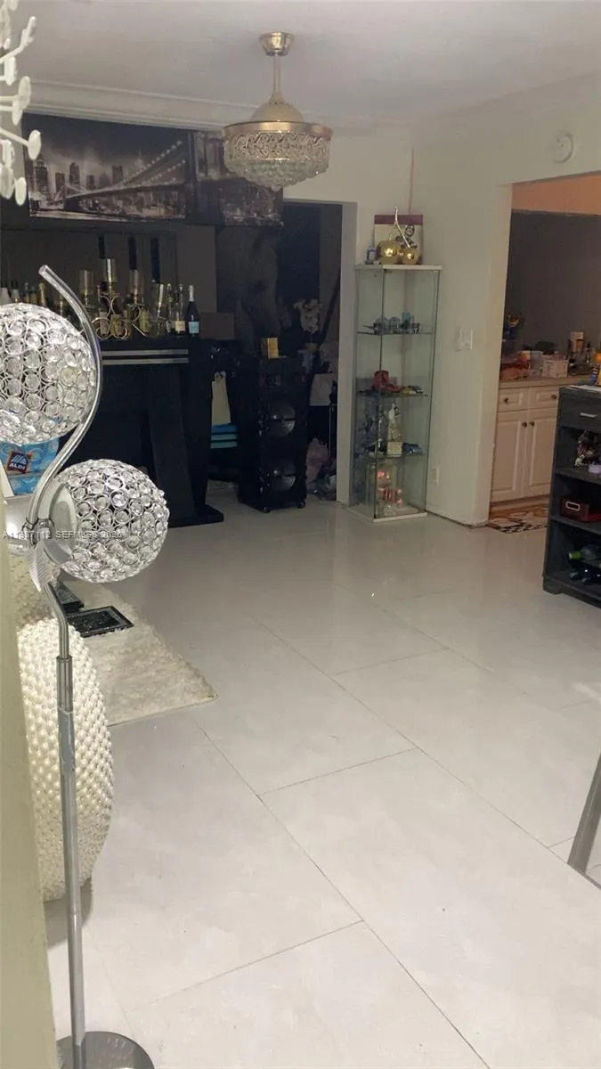 3 bedroom 2 bath for sale at 4969 SW 7th St, Margate FL 33068