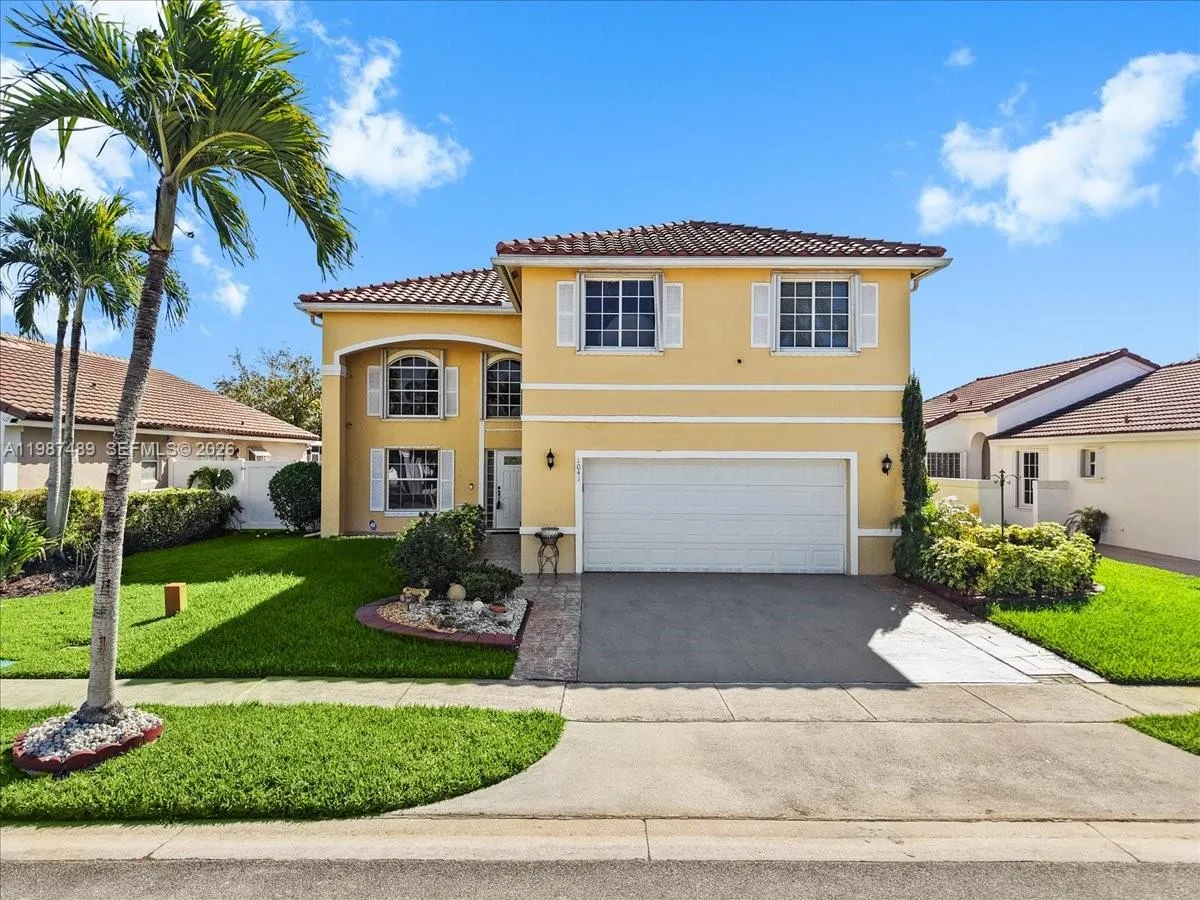 4 bedroom 2 bath for sale at 1041 NW 189th Ave, Pembroke Pines FL 33029