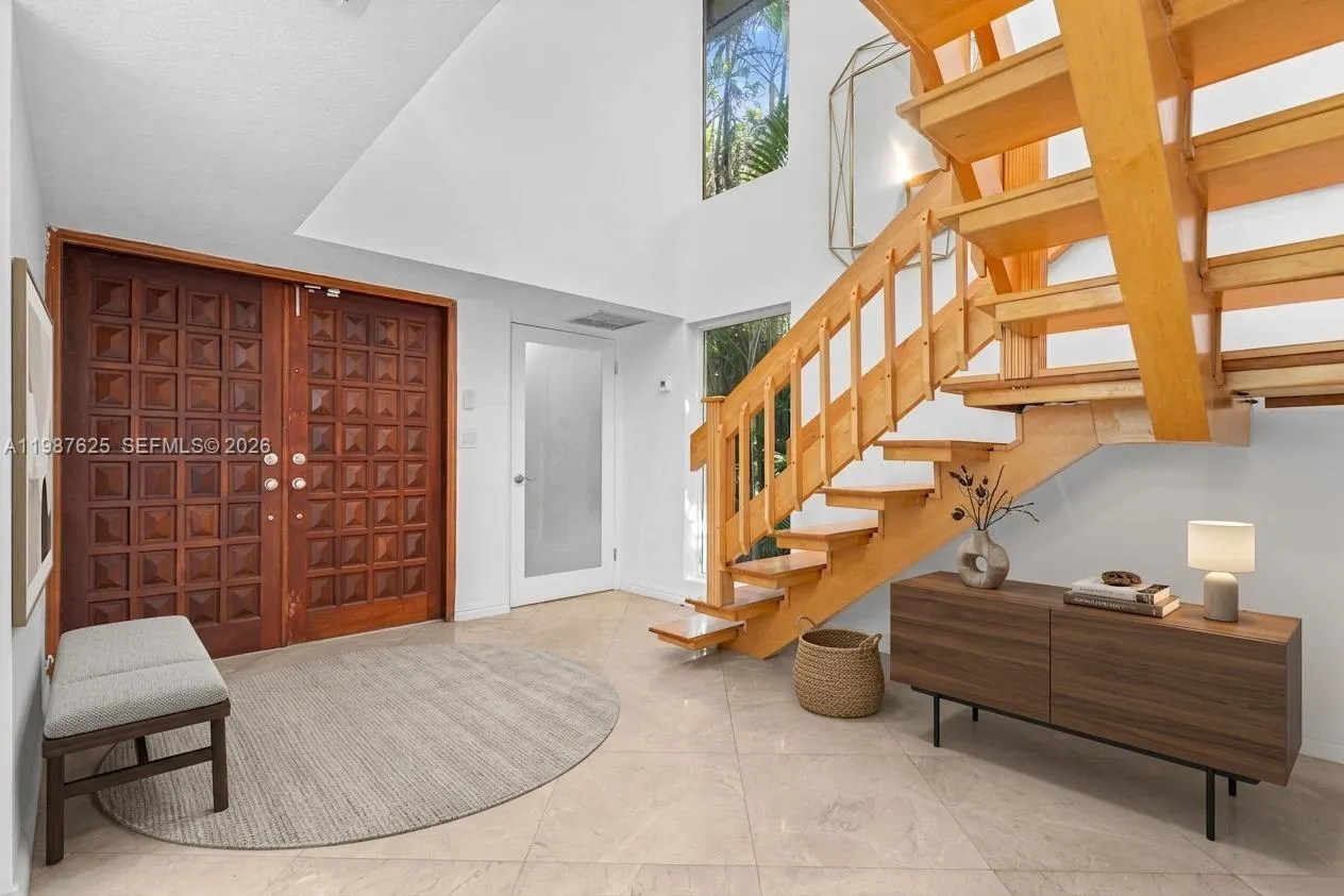 4000 Alhambra Cir, Coral Gables FL 33146