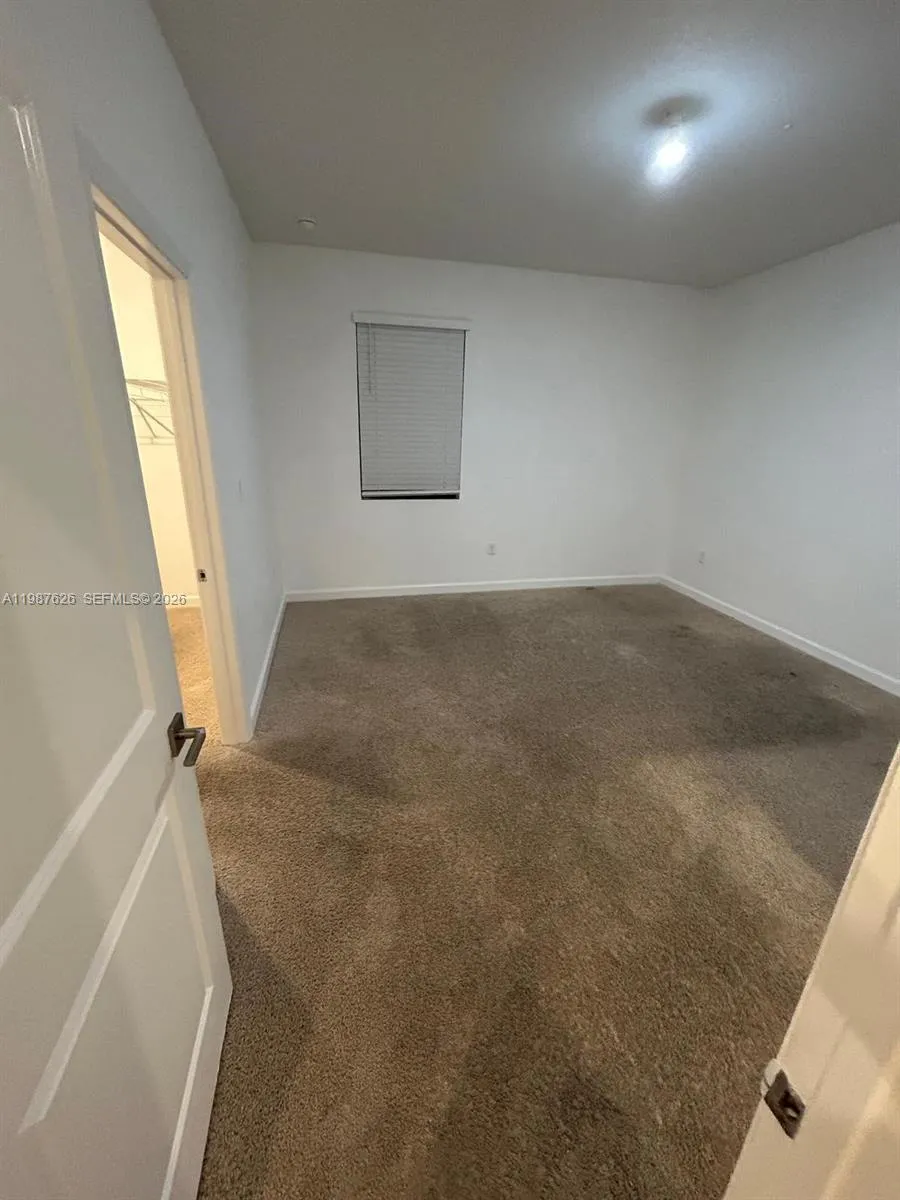 624 SW 12th St, Florida City FL 33034